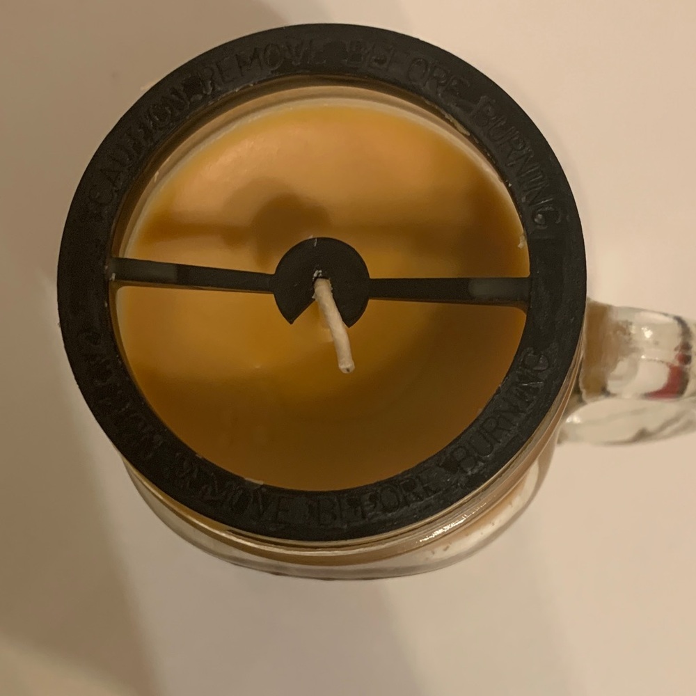 Hot Buns Scented Candle - - Picture 3 of 4